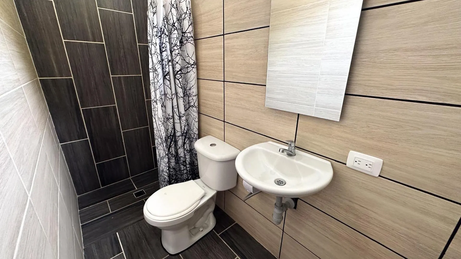 Apartahotel Family House Rodadero Santa Marta  Colombia